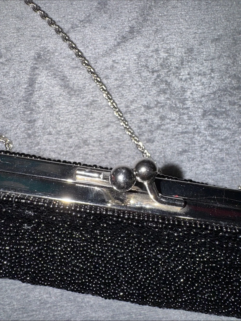 La Regale - Black Beaded Chain Clutch